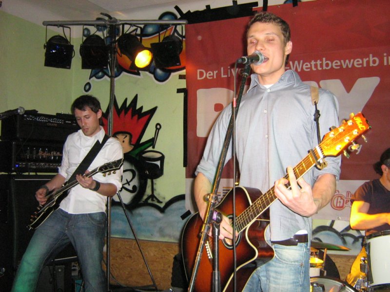 anthonyzaroundband6.jpg