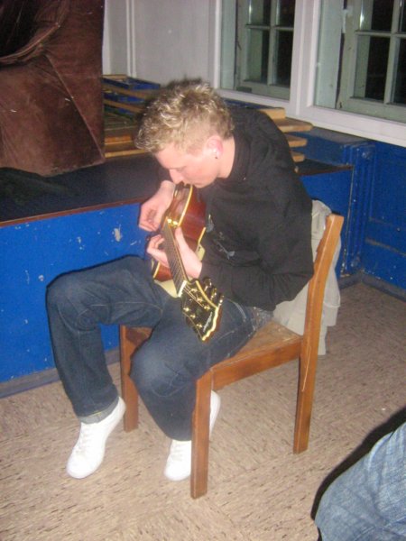playlive2008137.jpg